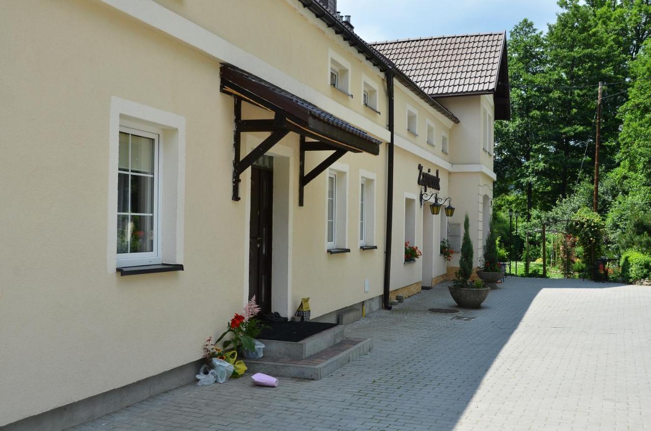 Gosciniec Zapiecek Hotell Stronie Śląskie Exteriör bild